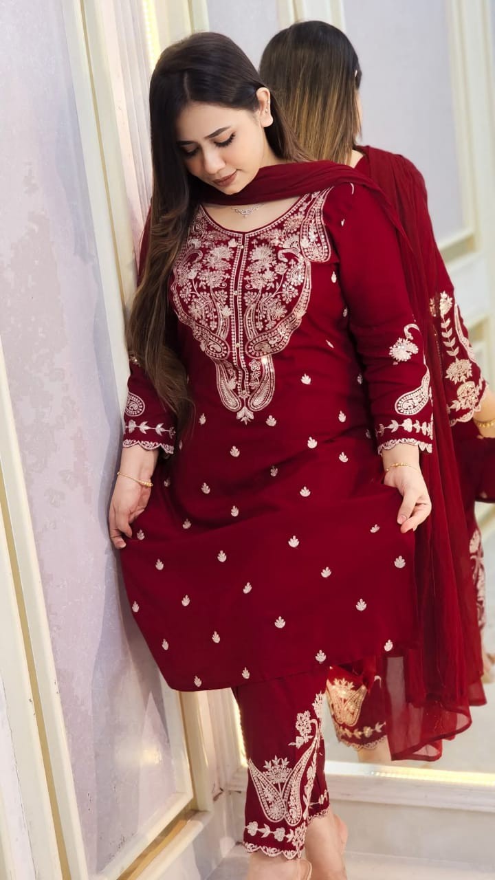 রেডিমেড থ্রি পিস"
